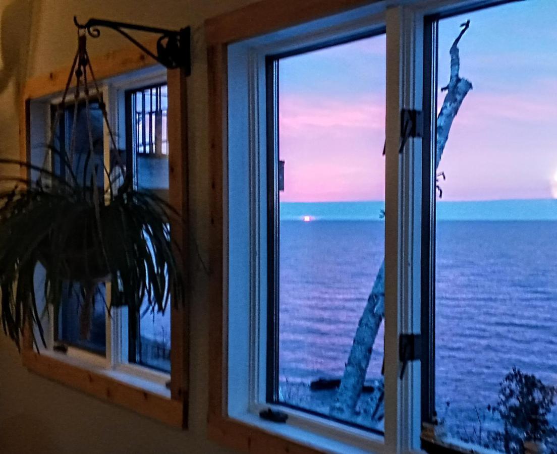 Tofte Cliff Dweller On Lake Superior מראה חיצוני תמונה